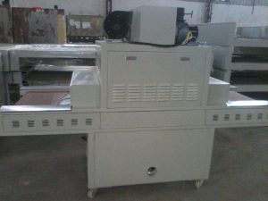 用uv固化機固化uv膠水出來的時候為什么會出現(xiàn)氣泡在里面？